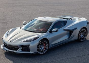 Chevrolet hé lộ hình ảnh đầu tiên Corvette Z06 2023