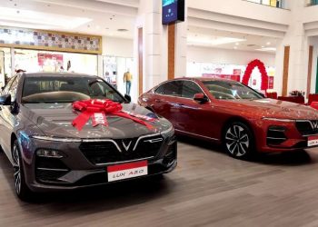 Dù ảnh hưởng Covid-19, hơn 2.300 xe Lux và Fadil của VinFast được bán ra trong tháng 8