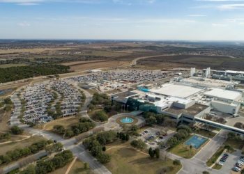 Nhà máy Samsung gần nhà máy Tesla