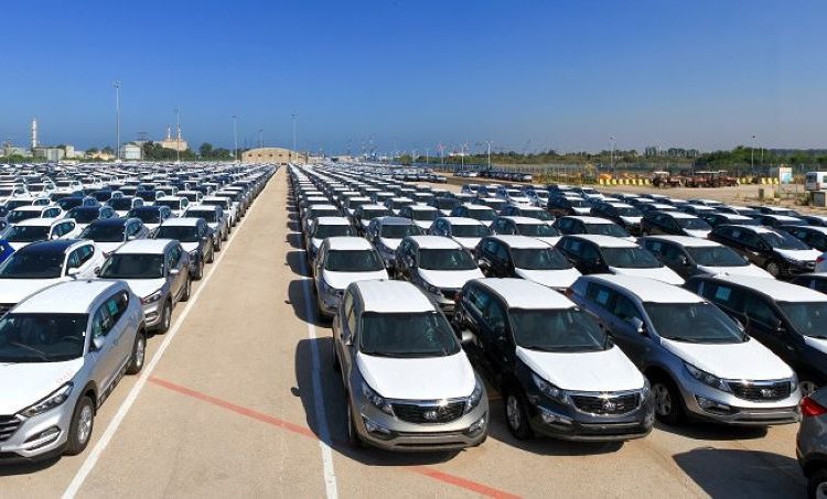 Ảnh hưởng Covid-19, lượng ô tô nhập khẩu trong tháng 8 giảm mạnh