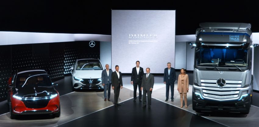 Daimler tách thành 2 công ty