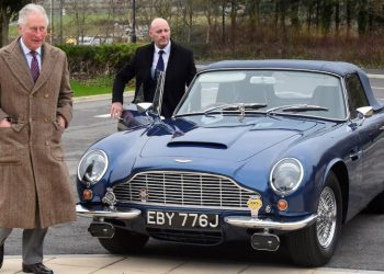 Chiếc Aston Martin DB6 Volante của Thái tử Charles chạy bằng rượu vang và pho mát
