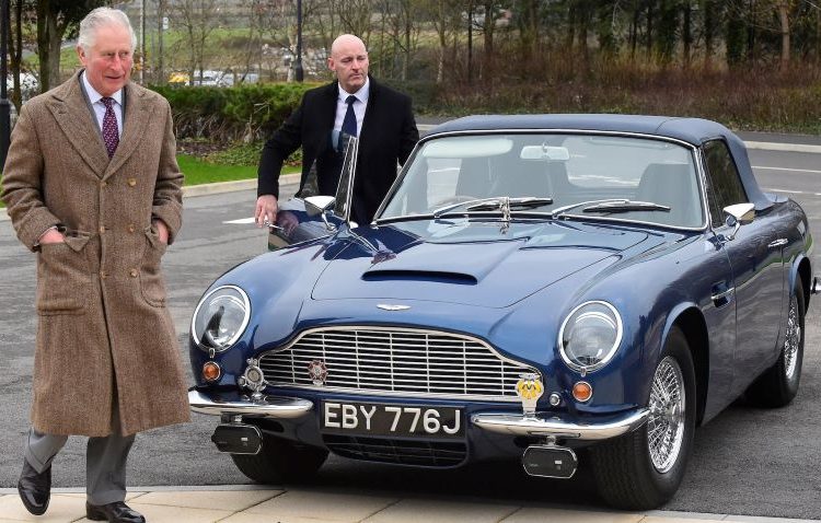 Chiếc Aston Martin DB6 Volante của Thái tử Charles chạy bằng rượu vang và pho mát