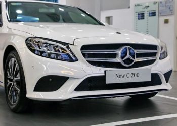 Triệu hồi Mercedes-Benz C200