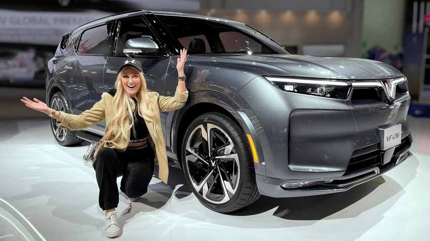YouTuber Supercar Bondie dành không ít lời khen cho cặp đôi VinFast VF trình diễn tại Auto Show Los Angeles - 1