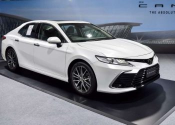 Toyota Camry đời 2022