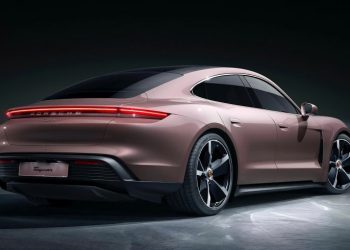 Porsche triệu hồi khẩn 35 chiếc Taycan 2021 do lỗi nghiêm trọng