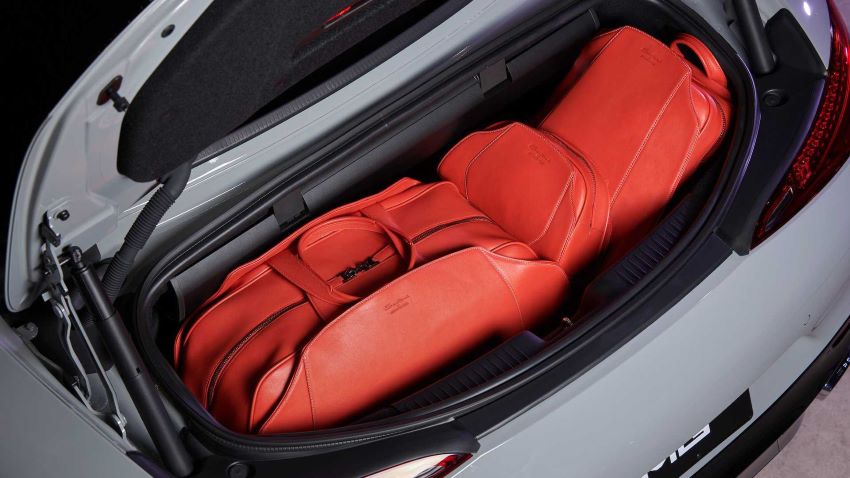 Túi hành lý Mercedes-AMG