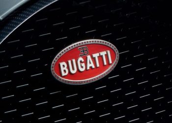 Bugatti đã bàn giao chiếc siêu xe Chiron và Bolide cuối cùng cho khách hàng trong năm 2021