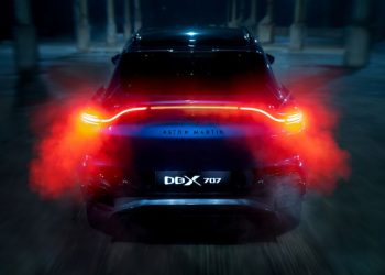 Aston Martin DBX707