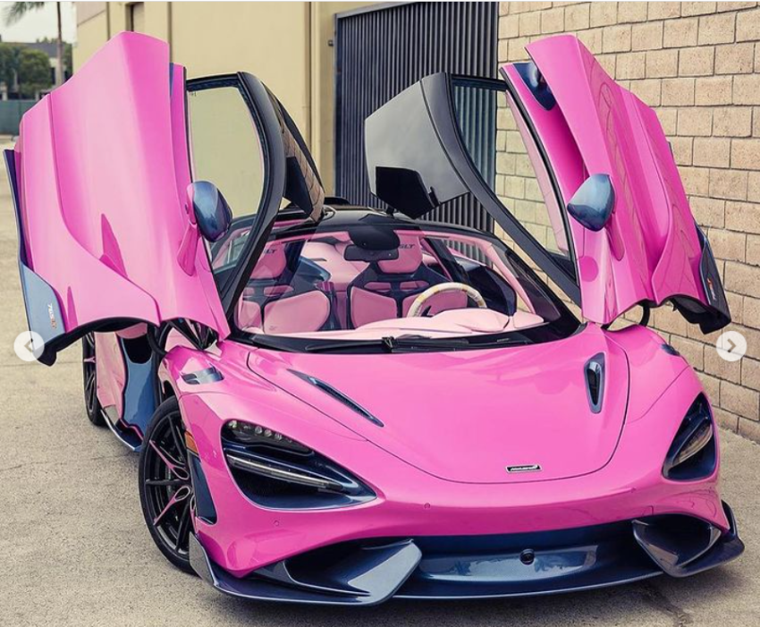 McLaren màu hồng
