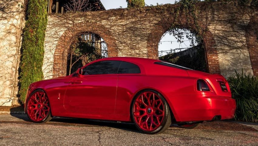 Rolls-Royce Wraith có màu đỏ