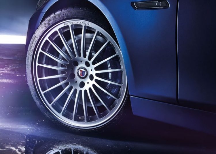 BMW mua Alpina