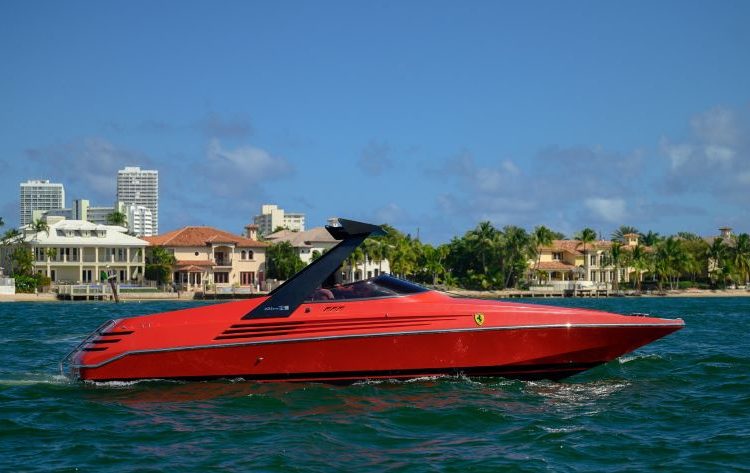 Riva Ferrari 32