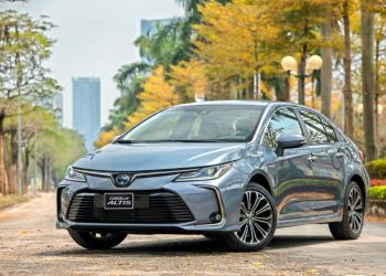Giá Toyota Corolla Altis 2022