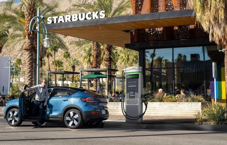 Trạm sạc Volvo Starbucks