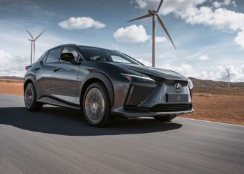 Lexus RZ450e