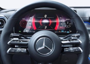 Mercedes-Benz triệu hồi gần 8.400 xe do lỗi phần mềm tích hợp trên vô lăng