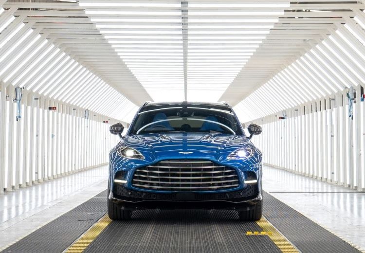 Aston Martin DBX707