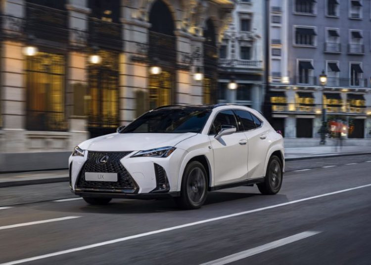 Lexus UX mới