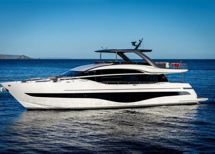 Du thuyền Flybridge Y85