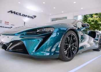 Siêu phẩm McLaren Artura được trưng bày tại Việt Nam