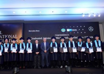 Kỹ thuật viên Mercedes-Benz