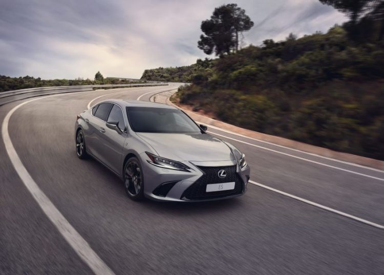 Lexus ES 2023
