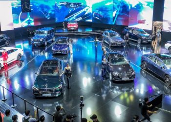 “Choáng ngợp” với dàn xe sang 17 chiếc của Mercedes-Benz tại Vietnam Motor Show 2022