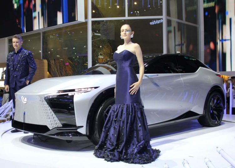 Cận cảnh mẫu xe ý tưởng LF-Z thuần điện đầu tiên của Lexus tại Vietnam Motor Show 2022