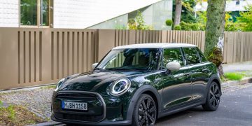 MINI Cooper S 5-Cửa Resolute Edition
