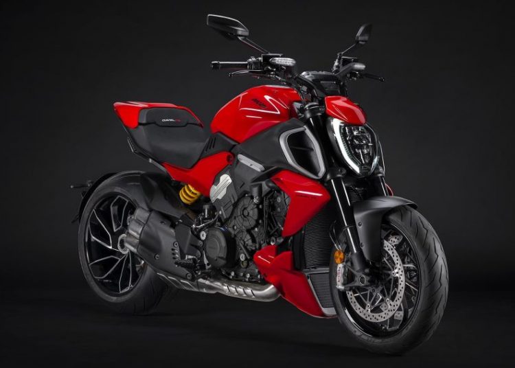 Ducati Diavel V4 2023