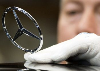 Triệu hồi Mercedes C300