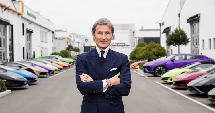 Lamborghini năm 2022