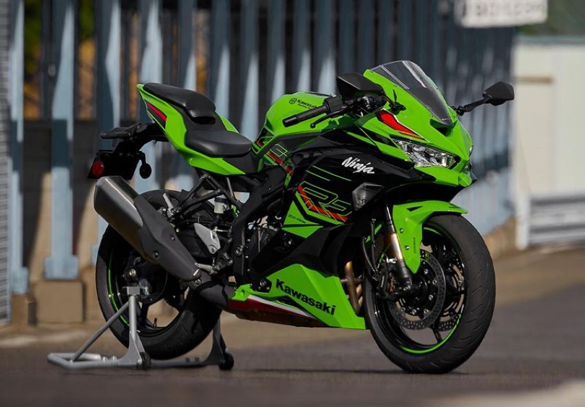 Trên tay Kawasaki Ninja 400 sportbike thích hợp cho người mới giá từ 159  triệu