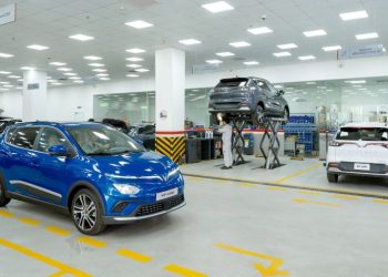 VinFast VF e34 nâng khả năng di chuyển lên đến 318 km cho một lần sạc đầy