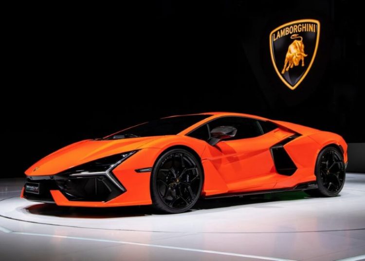 Lamborghini Revuelto “chào sân” thị trường châu Á tại Triển lãm ô tô Thượng Hải 2023