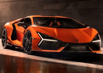 Lamborghini Revuelto 2024