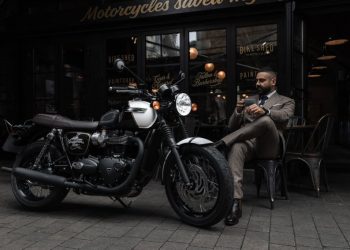 Triumph Bonneville T120 Black DGR