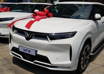 Hơn 900 chiếc xe VF e34, VF 8 và VF 9 được VinFast bán ra trong tháng 3 tại Việt Nam