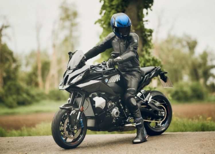 BMW M 1000 XR
