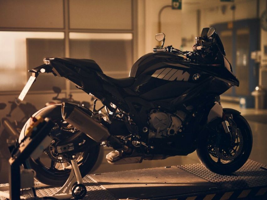BMW Motorrad M 1000 XR nguyên mẫu lộ diện