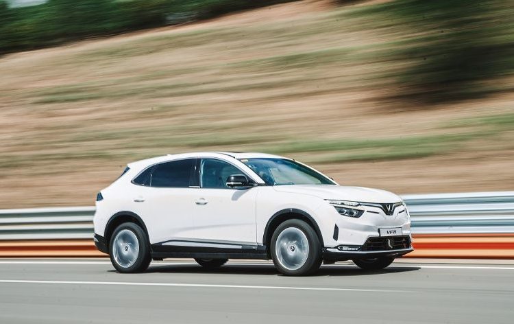 VinFast hỗ trợ tiền