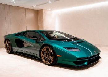 Lamborghini Countach LPI 800-4 phiên bản Verde Abete