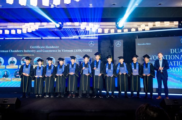 Kỹ thuật viên Mercedes