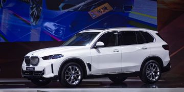 BMW X5 mới ra mắt thị trường Việt Nam, giá từ 3,909 tỷ đồng