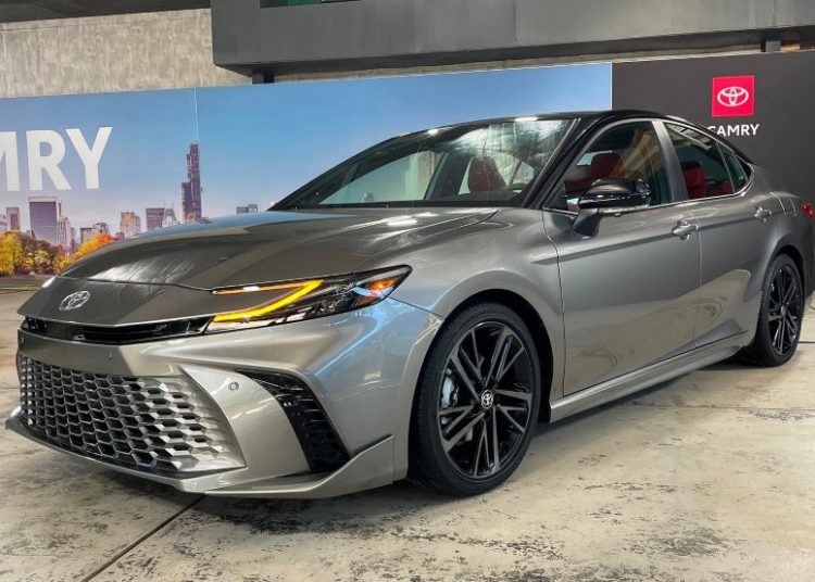 Toyota Camry 2025