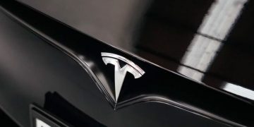 Năm 2023, Tesla bán gần 1,81 triệu xe, tăng 37,6% so với doanh số năm 2022