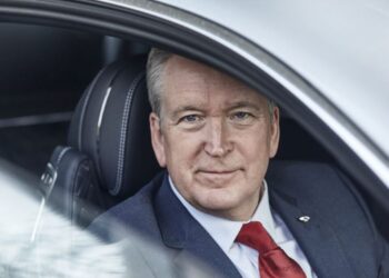 CEO mới Aston Martin