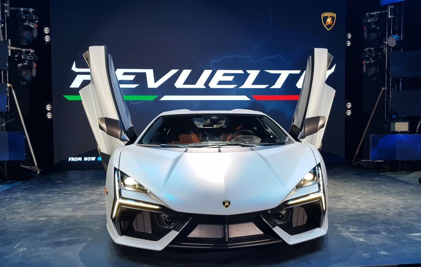 Giá Lamborghini Revuelto 